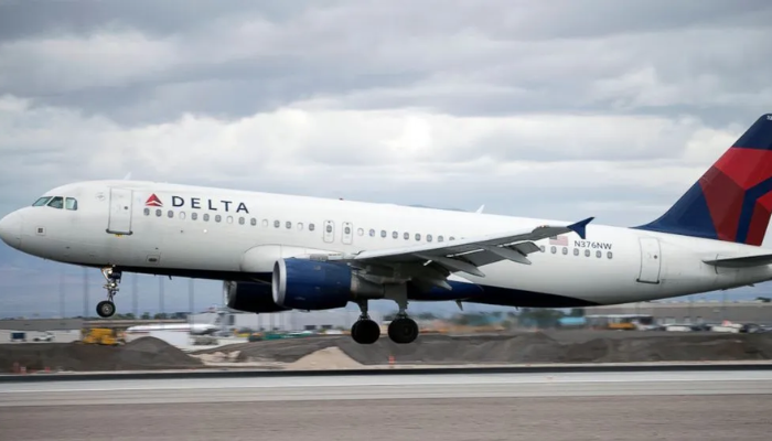 delta connection dl3543 emergency landing